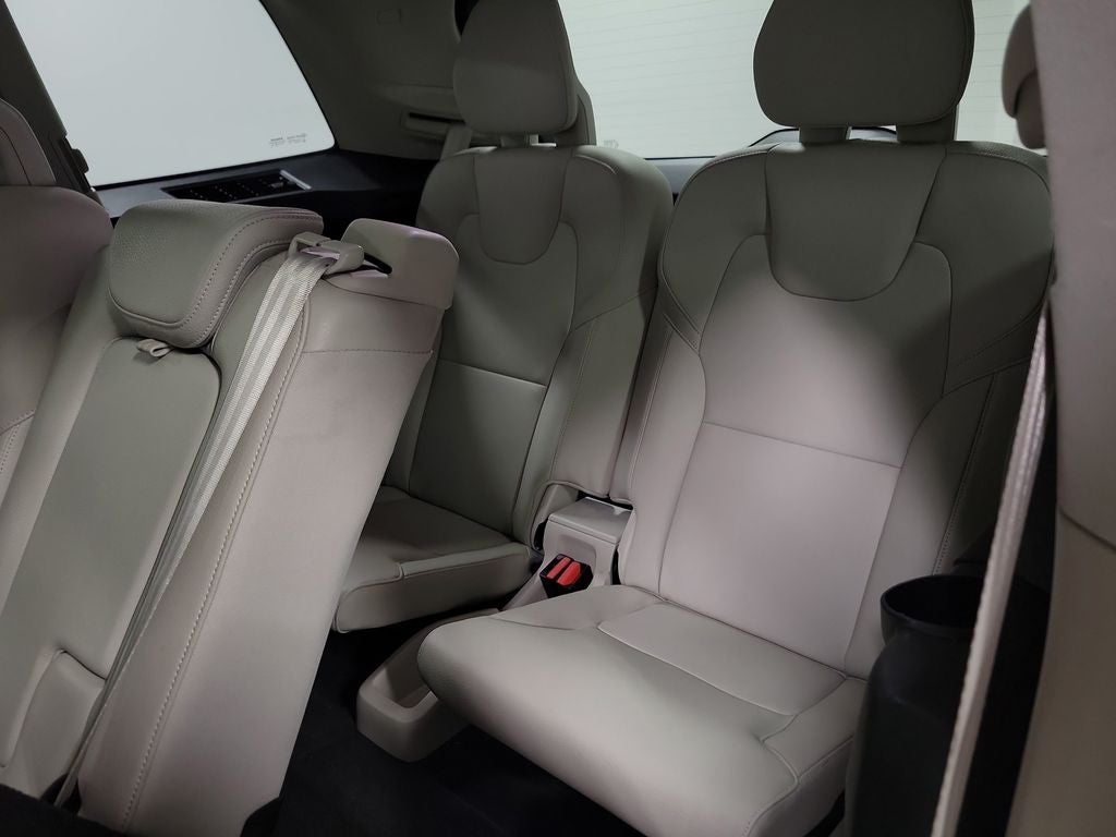 2017 Volvo XC90 T6 Momentum
