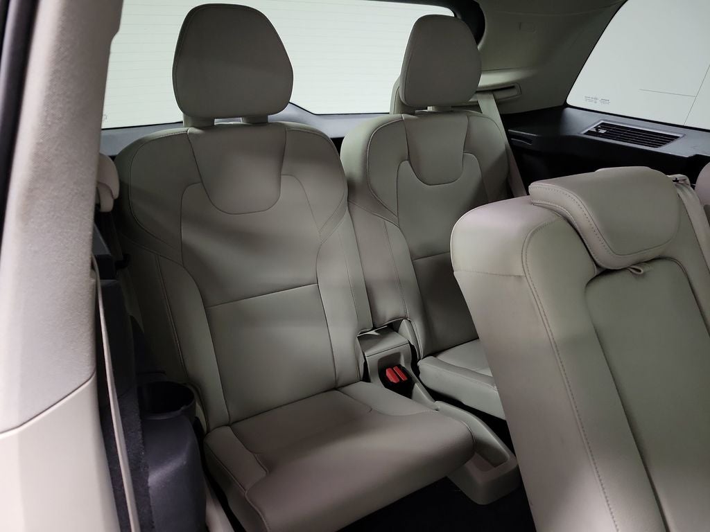 2017 Volvo XC90 T6 Momentum