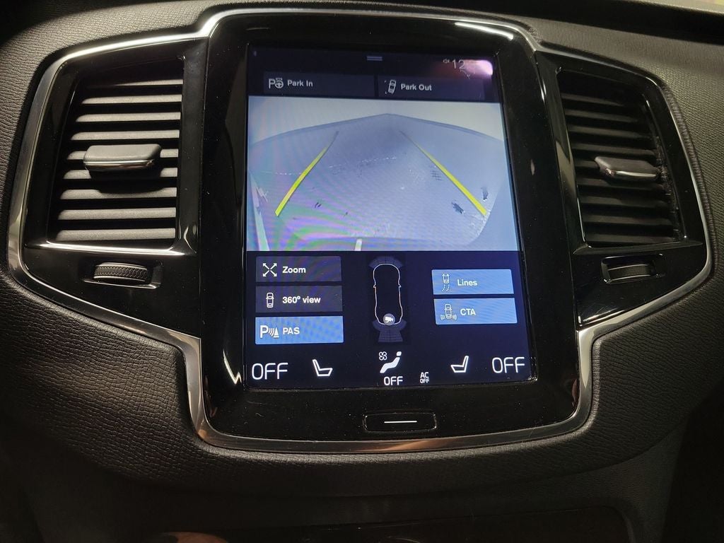 2017 Volvo XC90 T6 Momentum