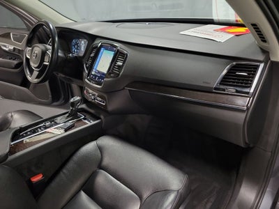 2017 Volvo XC90 T6 Momentum