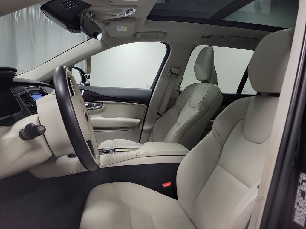 2019 Volvo XC90 T6 Momentum