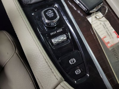 2019 Volvo XC90 T6 Momentum