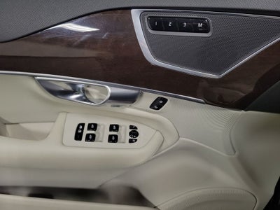 2019 Volvo XC90 T6 Momentum