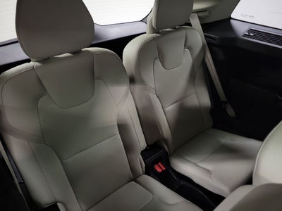2019 Volvo XC90 T6 Momentum