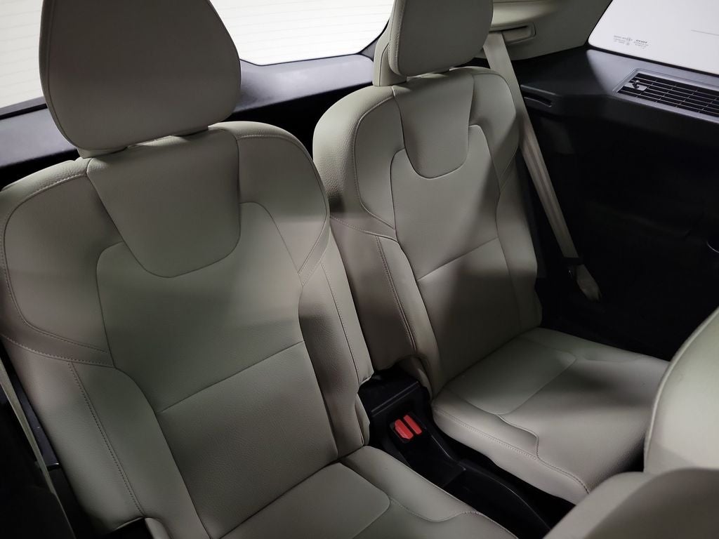 2019 Volvo XC90 T6 Momentum