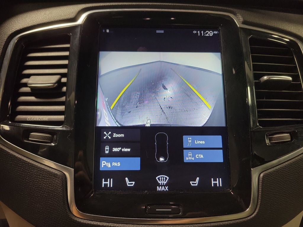 2016 Volvo XC90 T6 Momentum