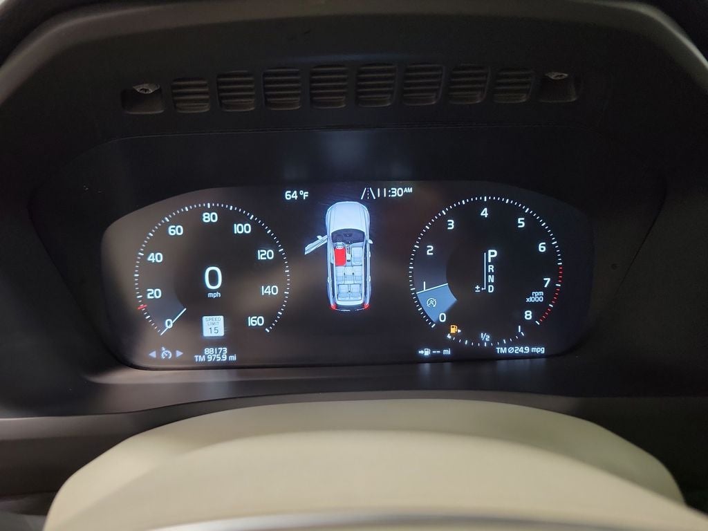 2016 Volvo XC90 T6 Momentum