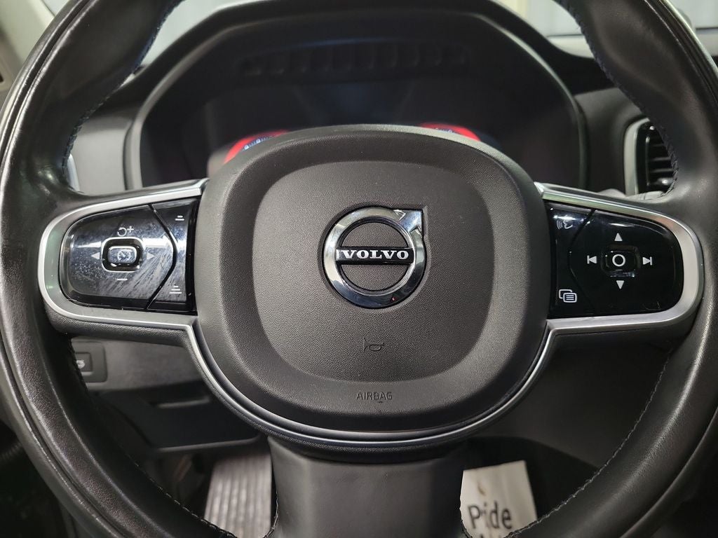 2016 Volvo XC90 T6 Momentum