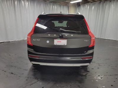 2016 Volvo XC90 T6 Momentum