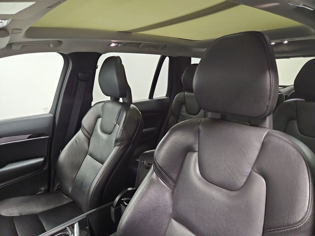 2018 Volvo XC90 T6 Momentum