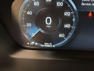 2018 Volvo XC90 T6 Momentum