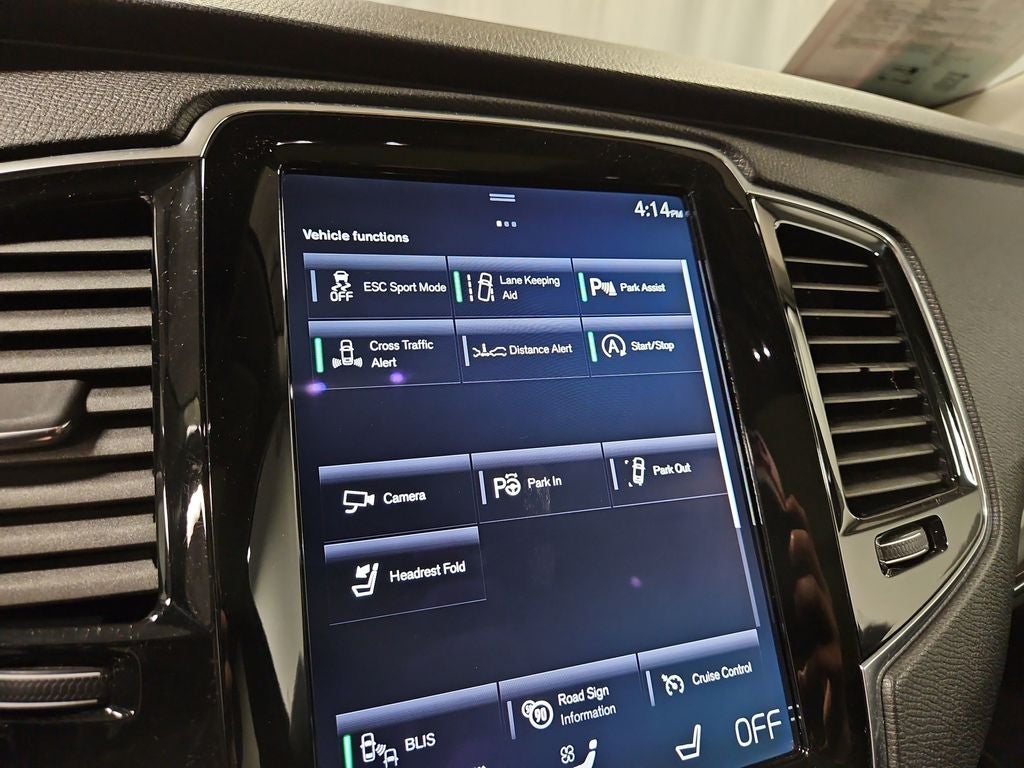 2018 Volvo XC90 T6 Momentum