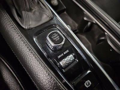 2018 Volvo XC90 T6 Momentum