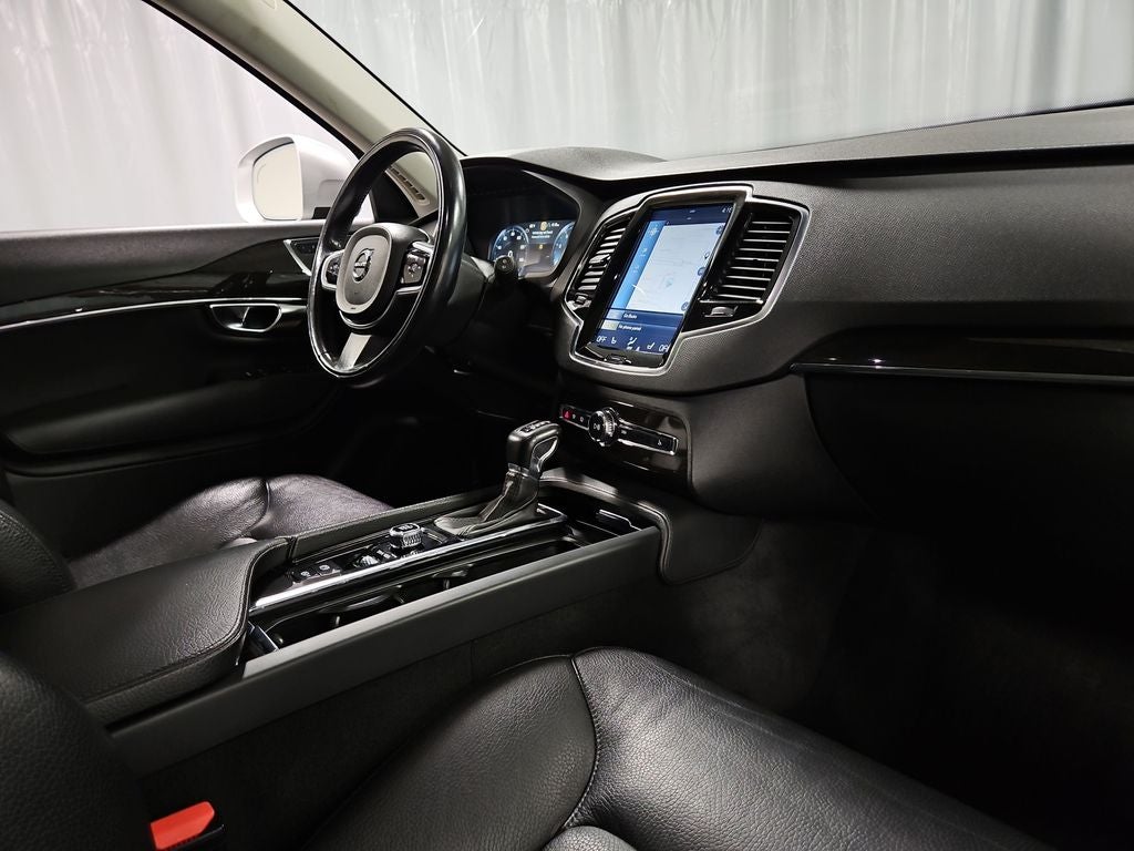 2018 Volvo XC90 T6 Momentum