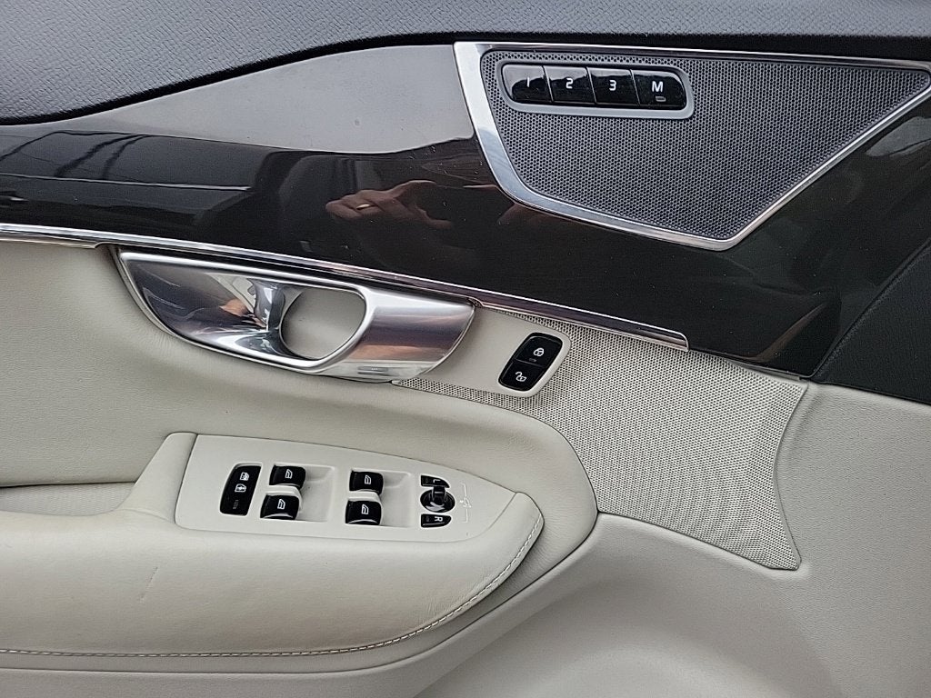 2018 Volvo XC90 T6 Inscription