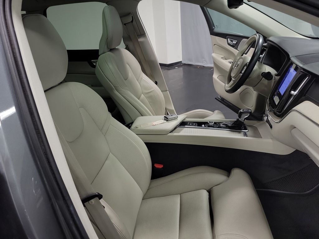 2021 Volvo XC60 T6 Inscription