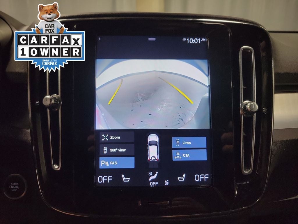 2022 Volvo XC40 Momentum
