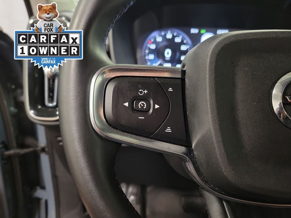 2022 Volvo XC40 Momentum