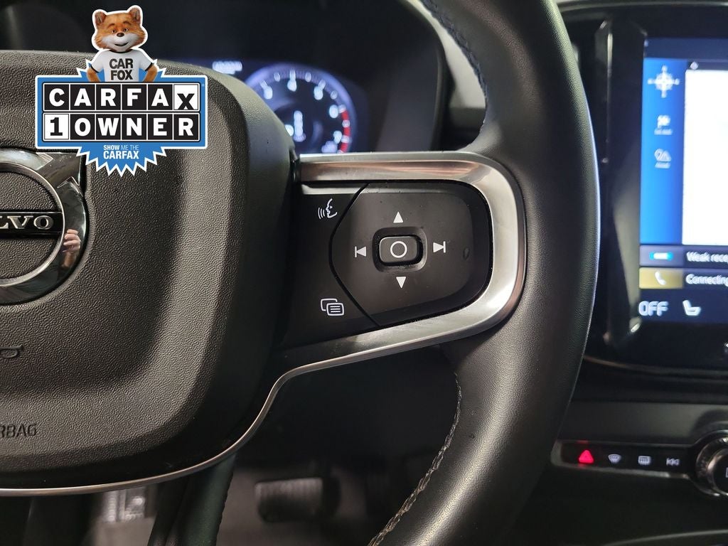 2022 Volvo XC40 Momentum