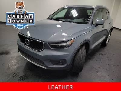 2022 Volvo XC40 Momentum