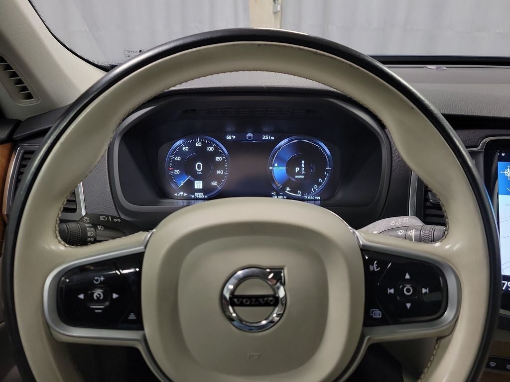 2021 Volvo XC90 Recharge Plug-In Hybrid T8 Inscription Expression 7 Passenger