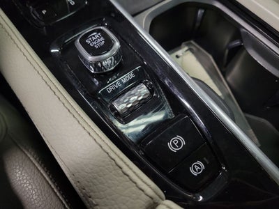 2021 Volvo XC90 Recharge Plug-In Hybrid T8 Inscription Expression 7 Passenger