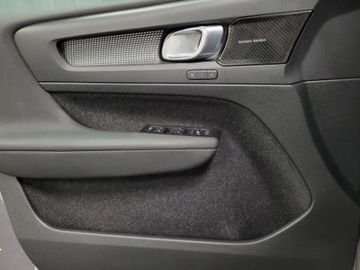 2021 Volvo XC40 Recharge Pure Electric P8