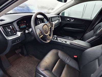 2023 Volvo XC60 Recharge Plug-In Hybrid T8 Core Bright Theme