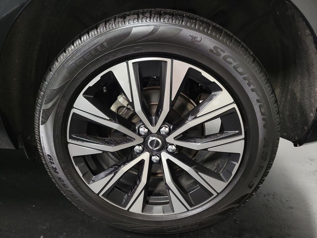 2023 Volvo XC60 B5 Plus Bright Theme