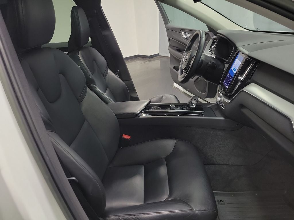 2023 Volvo XC60 B5 Core