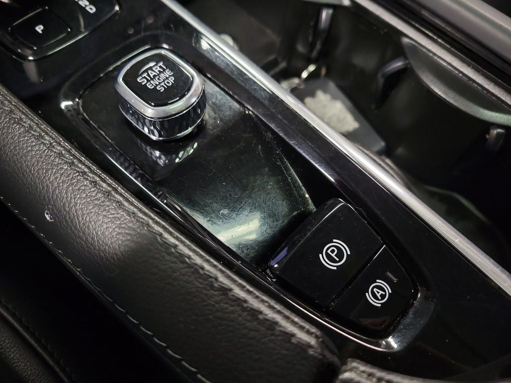 2023 Volvo XC90 B5 Core