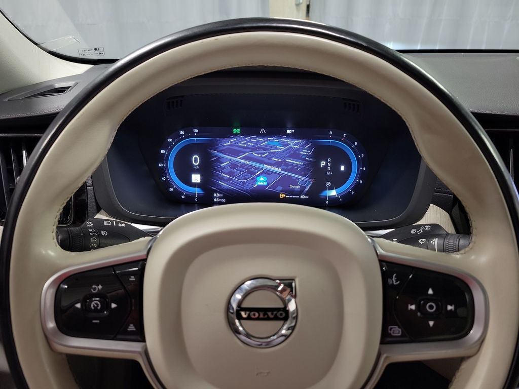 2022 Volvo XC60 B5 Inscription