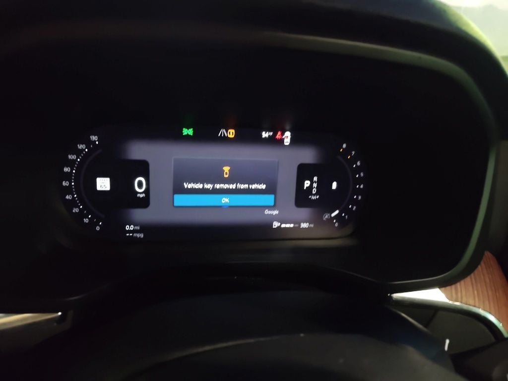 2024 Volvo XC60 B5 Plus Dark Theme
