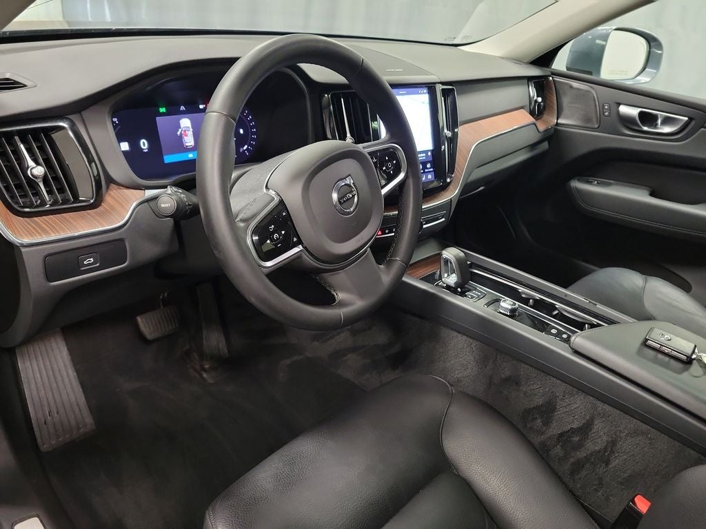 2023 Volvo XC60 B5 Plus Bright Theme