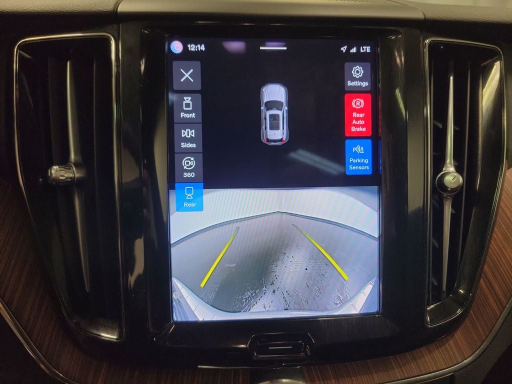 2023 Volvo XC60 B5 Plus Bright Theme