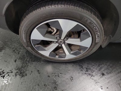 2024 Volvo XC40 B5 Plus Bright Theme