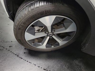 2024 Volvo XC40 B5 Plus Bright Theme