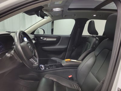2024 Volvo XC40 B5 Plus Bright Theme
