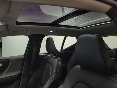 2024 Volvo XC40 B5 Plus Bright Theme