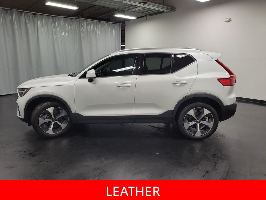 2024 Volvo XC40 B5 Plus Bright Theme