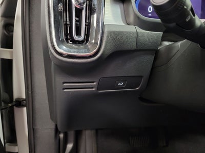 2024 Volvo XC40 B5 Core