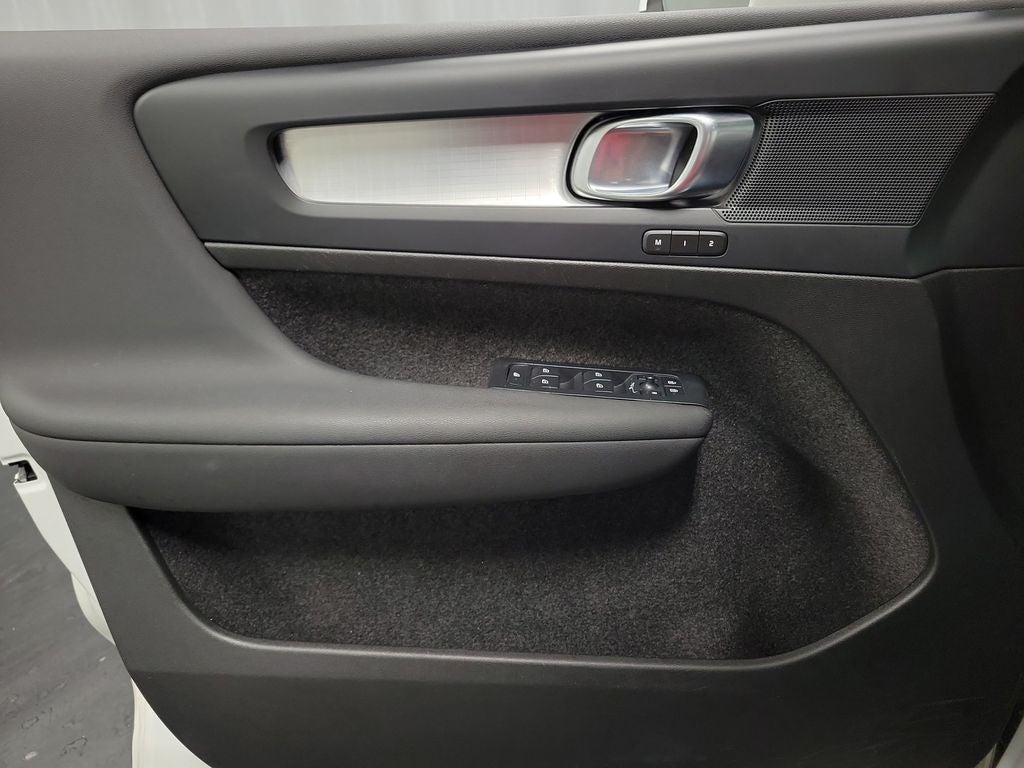 2024 Volvo XC40 B5 Core