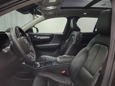 2023 Volvo XC40 B5 Plus Bright Theme