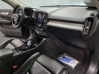 2023 Volvo XC40 B5 Plus Bright Theme